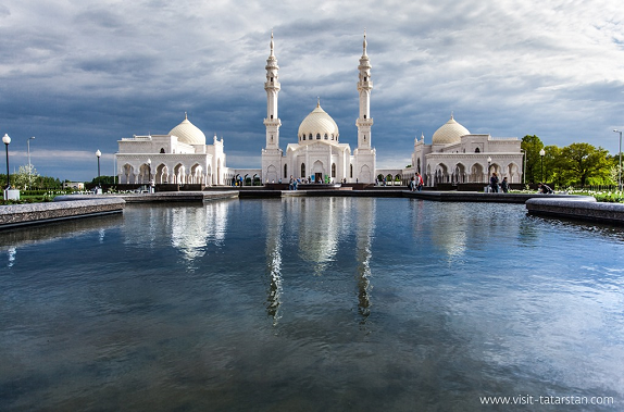 Pay a visit to astonishing Velikyi Bolgar and witness the Muslim architecture